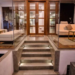 Hotel C 1 ***