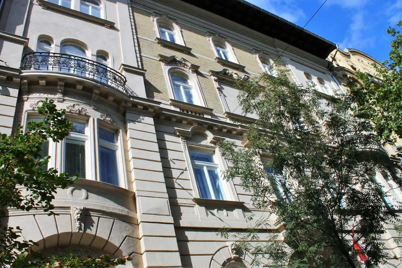 D50 Hotel Budapest 4*,